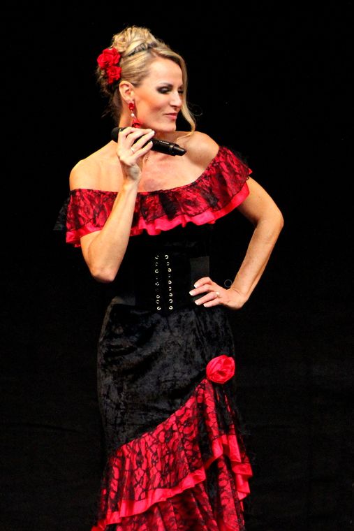 Flamenkové šaty na koncertě